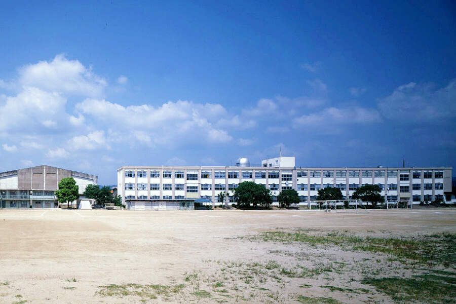 愛知県立国府高等学校　校舎・体育館