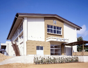 豊川市立一宮中学校 校舎・武道館